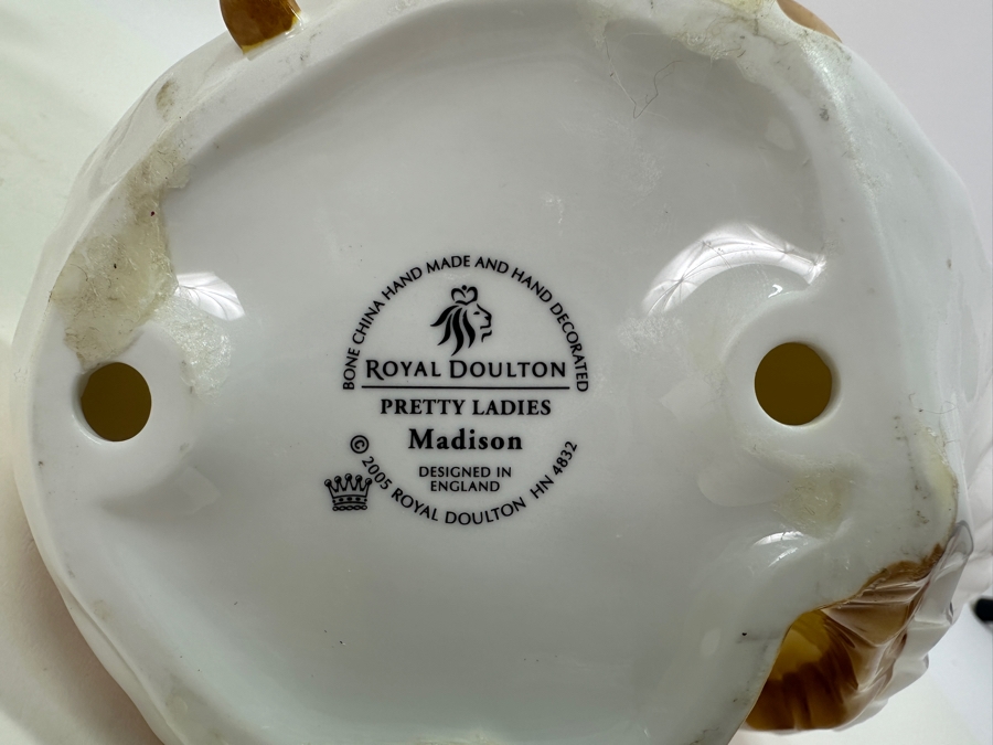 Royal Doulton 'Tracy & Madison' Figurines 7.5'H HN2736/HN4832 [Photo 7]