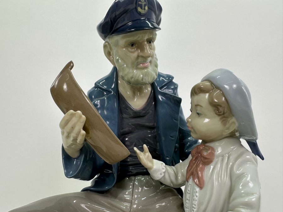 Lladro 'A Tall Yarn' Figurine #5207 11'H [Photo 3]