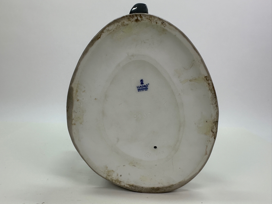 Lladro 'A Tall Yarn' Figurine #5207 11'H [Photo 9]