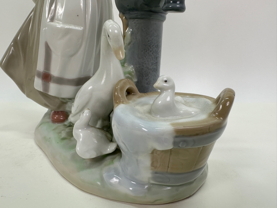 Lladro 'Summer on the Farm' Figurine #5285 9'H [Photo 6]