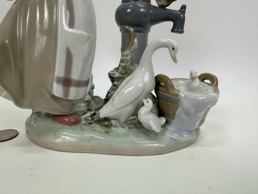 Lladro 'Summer on the Farm' Figurine #5285 9'H [Photo 2]