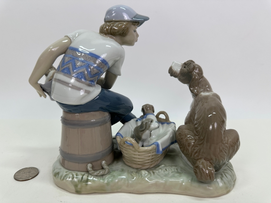 Lladro 'This One's Mine' Figurine #5376 7'H [Photo 8]