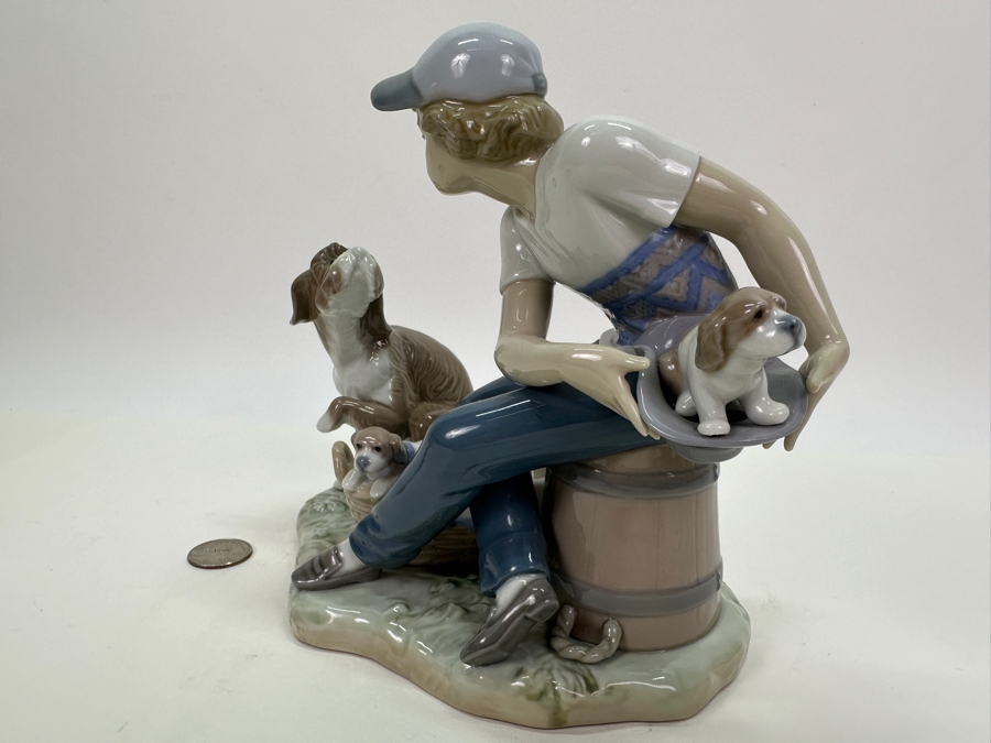 Lladro 'This One's Mine' Figurine #5376 7'H [Photo 5]