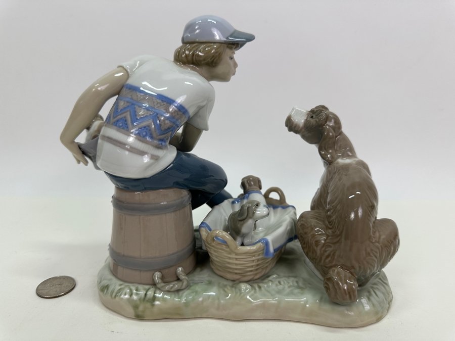 Lladro 'This One's Mine' Figurine #5376 7'H [Photo 7]