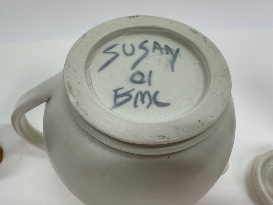 Signed Susan BMC Studio Pottery Teapot 5.5H And Pair Of Signed ET Studio Pottery Cups [Photo 8]