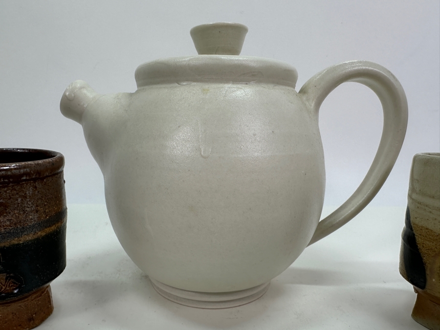 Signed Susan BMC Studio Pottery Teapot 5.5H And Pair Of Signed ET Studio Pottery Cups [Photo 7]