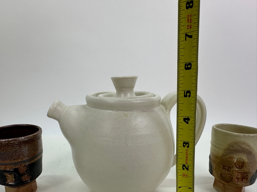 Signed Susan BMC Studio Pottery Teapot 5.5H And Pair Of Signed ET Studio Pottery Cups [Photo 9]
