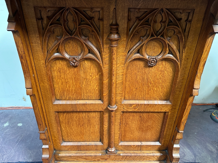 Antique Gothic Carved Oak Church Pulpit Lectern 39W X 21D X 44.75H [Photo 13]