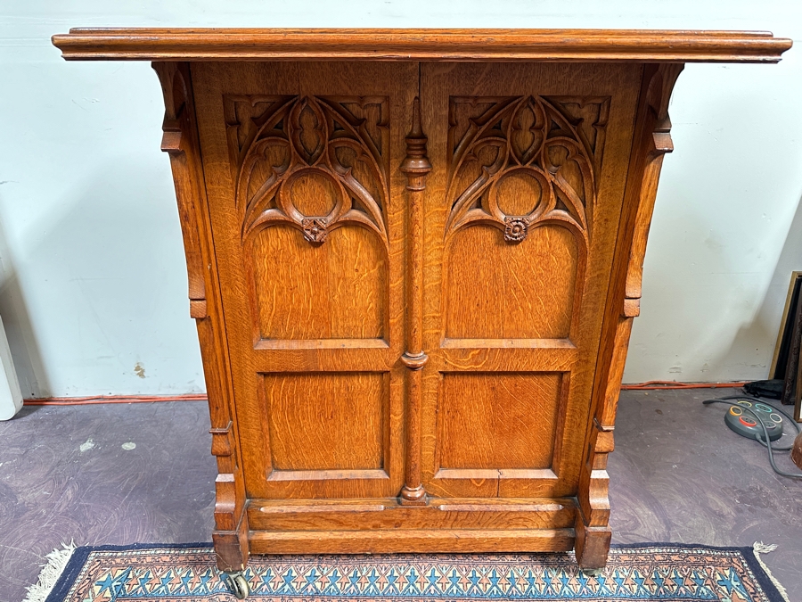 Antique Gothic Carved Oak Church Pulpit Lectern 39W X 21D X 44.75H [Photo 12]