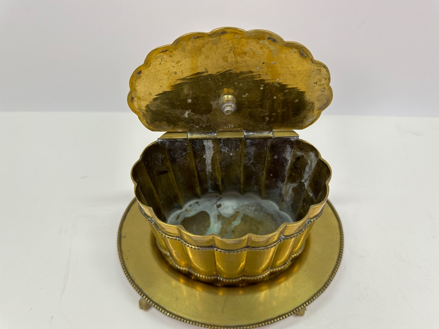 Vintage Hinged Brass Box With Footed Underplate By Mottahedeh Design Made In India 7W X 5H [Photo 3]