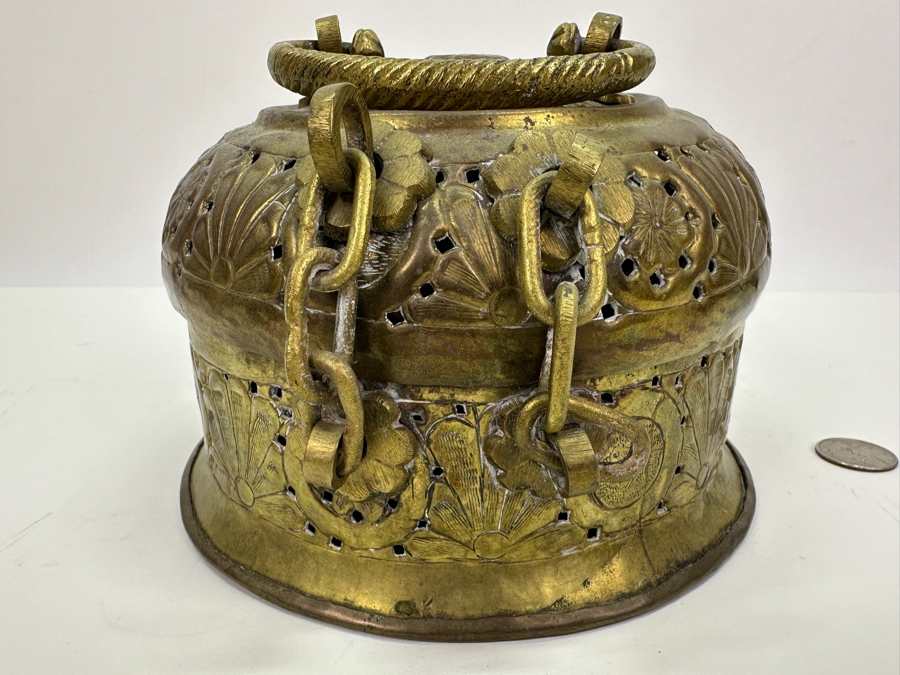 Vintage Brass Betel Pandan Box 7W X 7H [Photo 5]