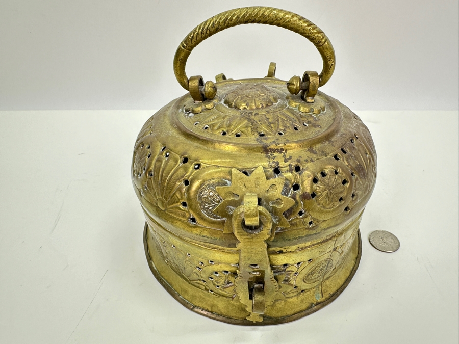 Vintage Brass Betel Pandan Box 7W X 7H [Photo 2]