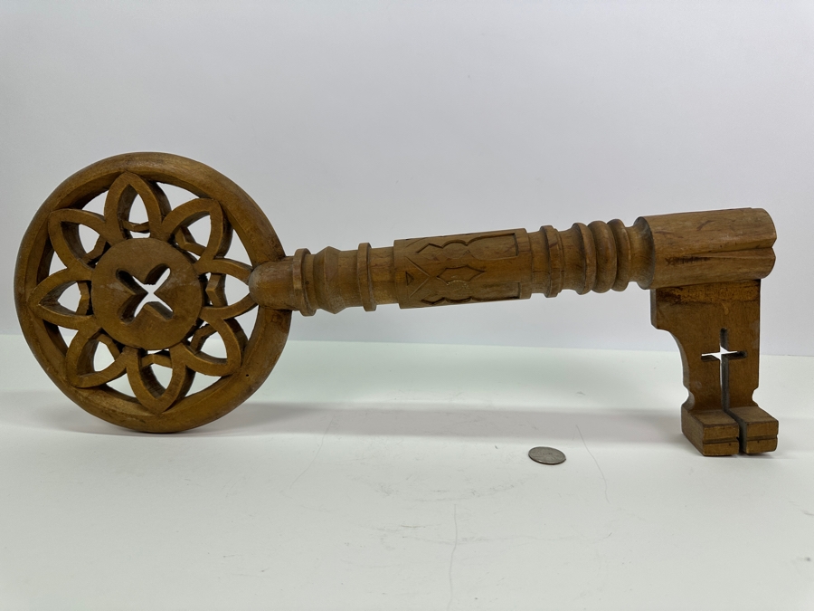 Large Carved Wooden Key With Cross 20.5W X 9H [Photo 3]
