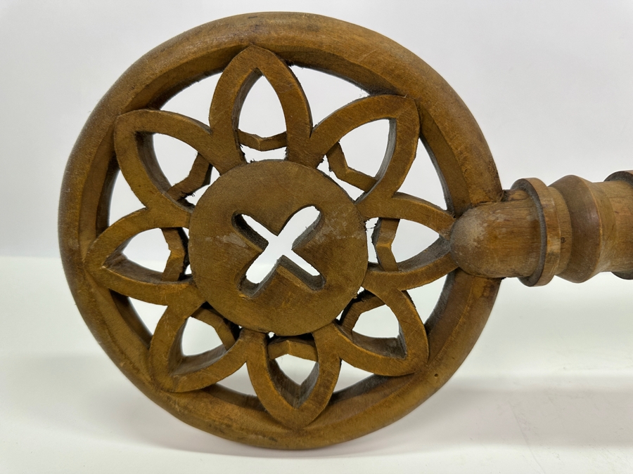 Large Carved Wooden Key With Cross 20.5W X 9H [Photo 5]