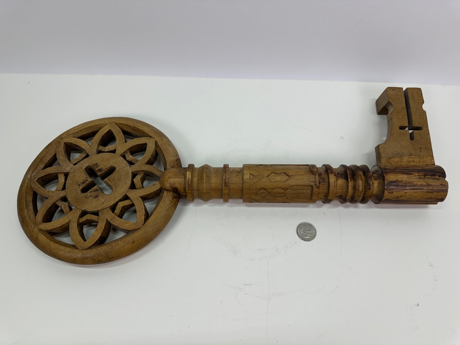 Large Carved Wooden Key With Cross 20.5W X 9H [Photo 6]