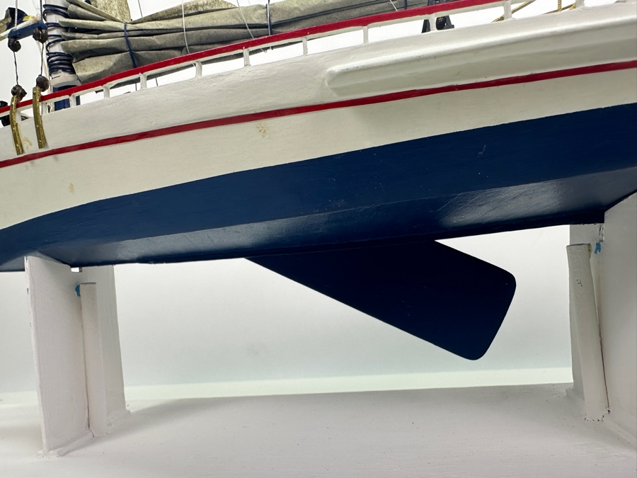 Vintage Wooden Sailboat Model Of American Patriot Chesapeake Bay Skipjack Circa 1890 With Acrylic Display Cover 28'W X 9.5'D X 25.5'H [Photo 8]