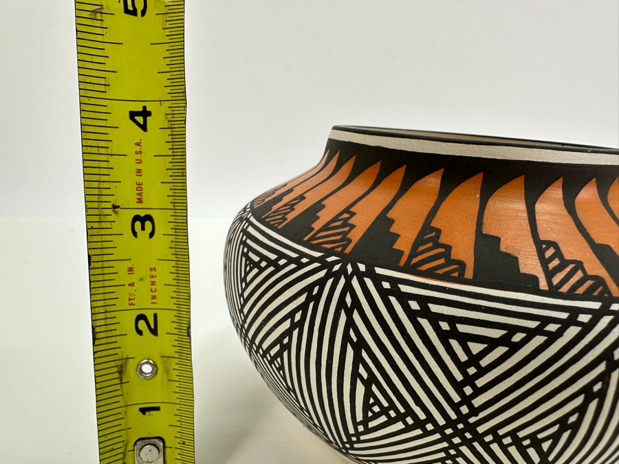 Vintage Native American Pottery Acoma, New Mexico By S.T. Patricio 5.5'W X 4'H [Photo 6]