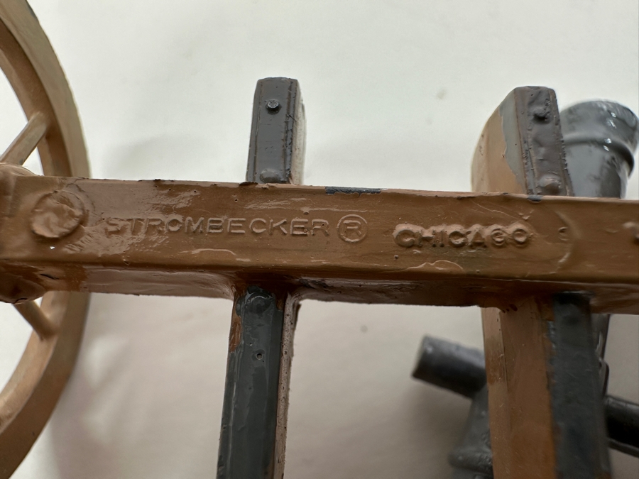 Vintage Strombecker Chicago Painted Metal Toy Cannon With Four Hand Painted Toy Soldiers [Photo 7]