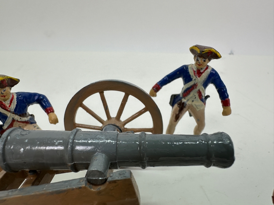 Vintage Strombecker Chicago Painted Metal Toy Cannon With Four Hand Painted Toy Soldiers [Photo 5]