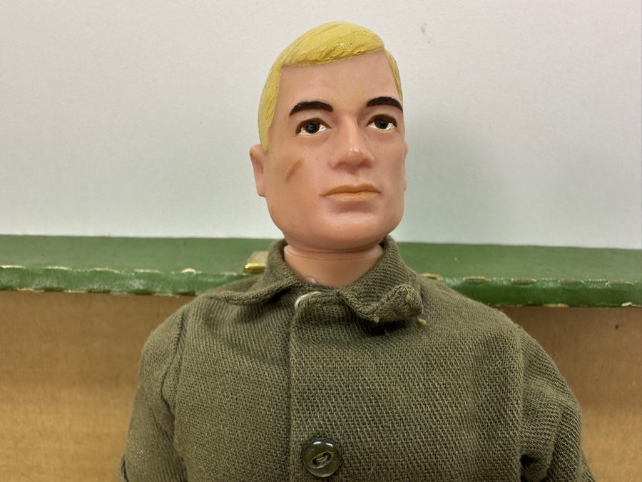 Vintage 1964 G.I. Joe By Hasbro Action Figure (Missing Right Hand) With Cardboard Box [Photo 3]