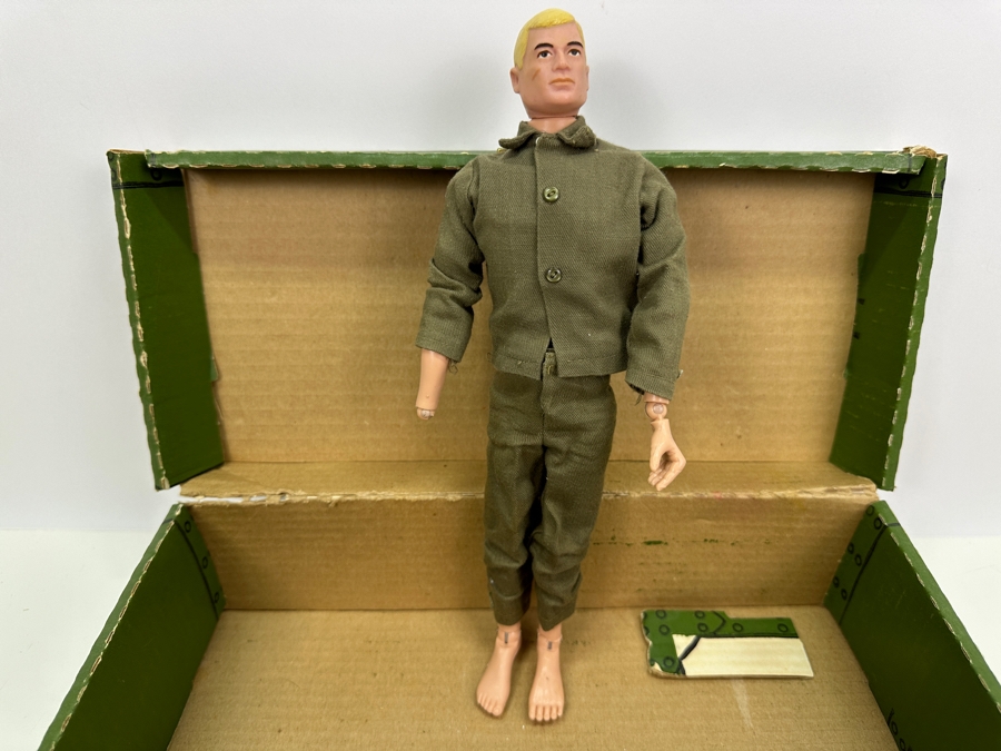 Vintage 1964 G.I. Joe By Hasbro Action Figure (Missing Right Hand) With Cardboard Box [Photo 2]