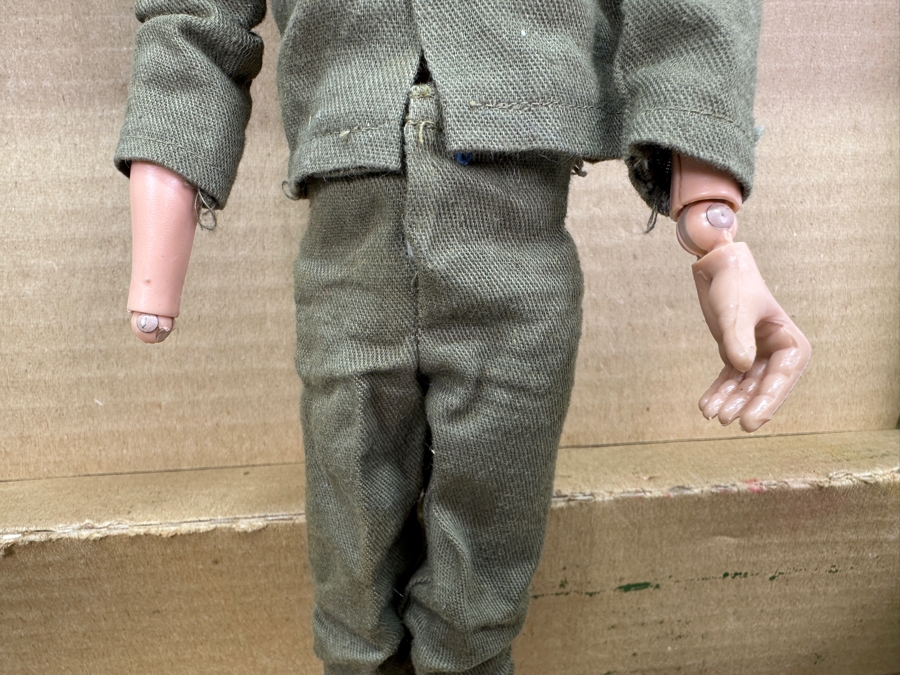 Vintage 1964 G.I. Joe By Hasbro Action Figure (Missing Right Hand) With Cardboard Box [Photo 4]