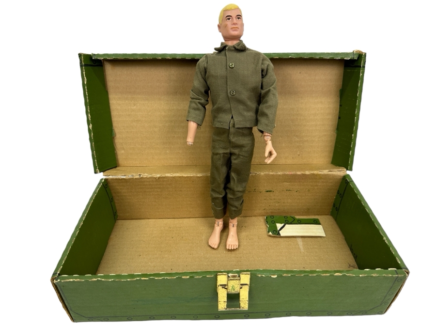 Vintage 1964 G.I. Joe By Hasbro Action Figure (Missing Right Hand) With Cardboard Box [Photo 1]