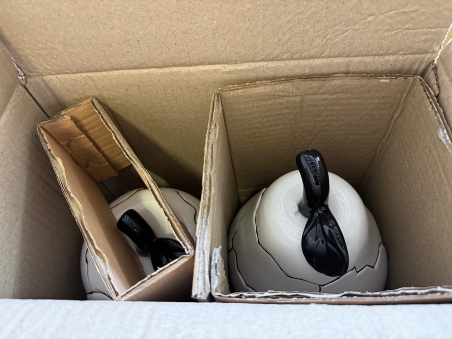 Huge Lot of Modern Decorative Accessories from Interior Designer - Over 50 boxes! See Description for More Details [Photo 2]