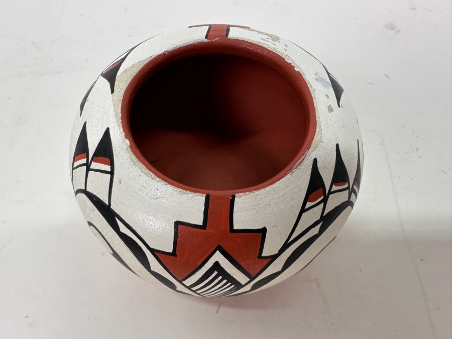 Small Vintage Native American Pot Signed R. Devore Jemez, New Mexico 3'W [Photo 2]