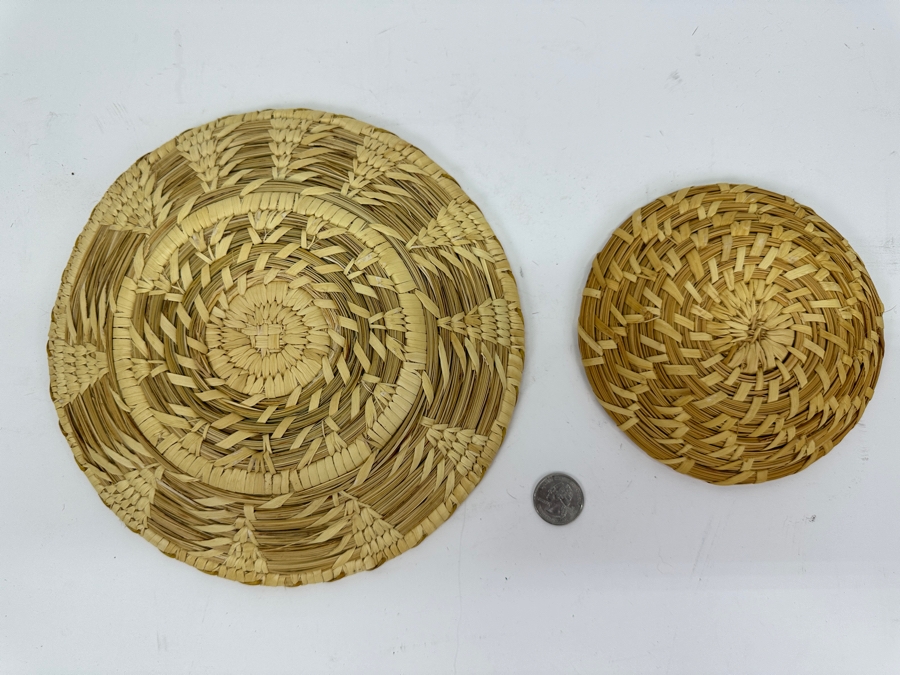 Vintage Pair Of Native American Handmade Round Baskets 9'W & 6'W [Photo 4]