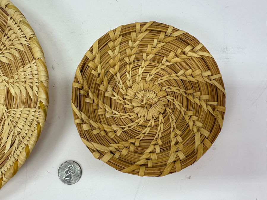 Vintage Pair Of Native American Handmade Round Baskets 9'W & 6'W [Photo 3]