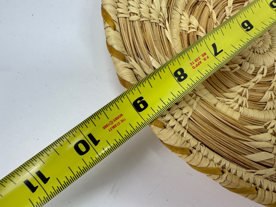 Vintage Pair Of Native American Handmade Round Baskets 9'W & 6'W [Photo 5]