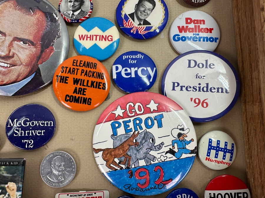 Just Added - Collection Of Vintage Political Presidential Campaign Buttons 15 X 12 [Photo 11]