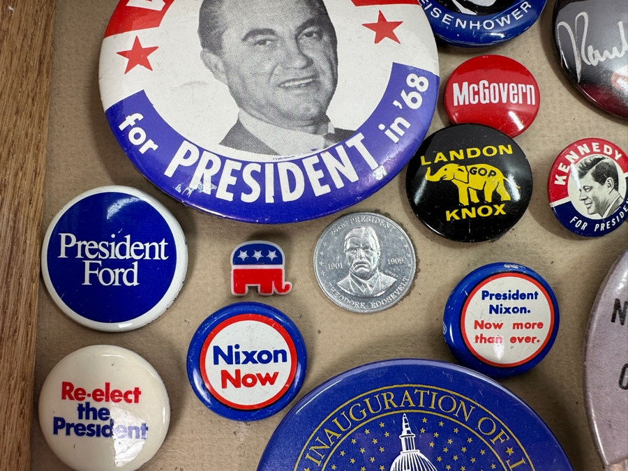 Just Added - Collection Of Vintage Political Presidential Campaign Buttons 15 X 12 [Photo 20]