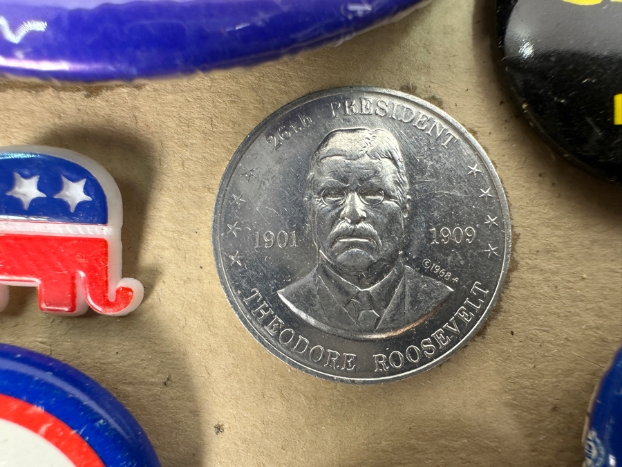 Just Added - Collection Of Vintage Political Presidential Campaign Buttons 15 X 12 [Photo 21]