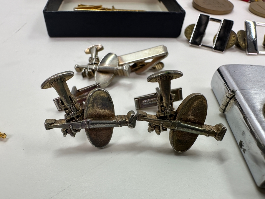 Just Added - Collection Of USN Navy Medals, Buttons, Lighters, Cufflinks - See Photos [Photo 22]