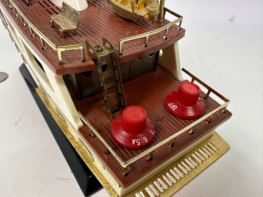 Just Added - Vintage Mid-Century Waco Japan Ship Chris Craft Cabin Cruiser Yacht Transistor Radio Working 11W X 8H [Photo 4]