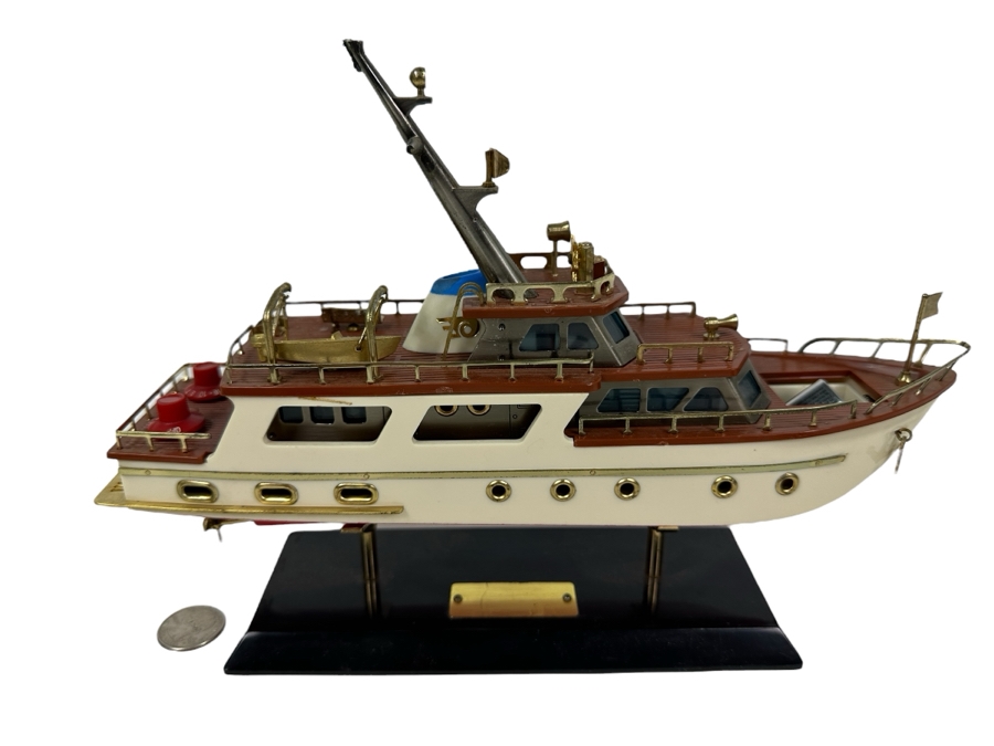 Just Added - Vintage Mid-Century Waco Japan Ship Chris Craft Cabin Cruiser Yacht Transistor Radio Working 11W X 8H
