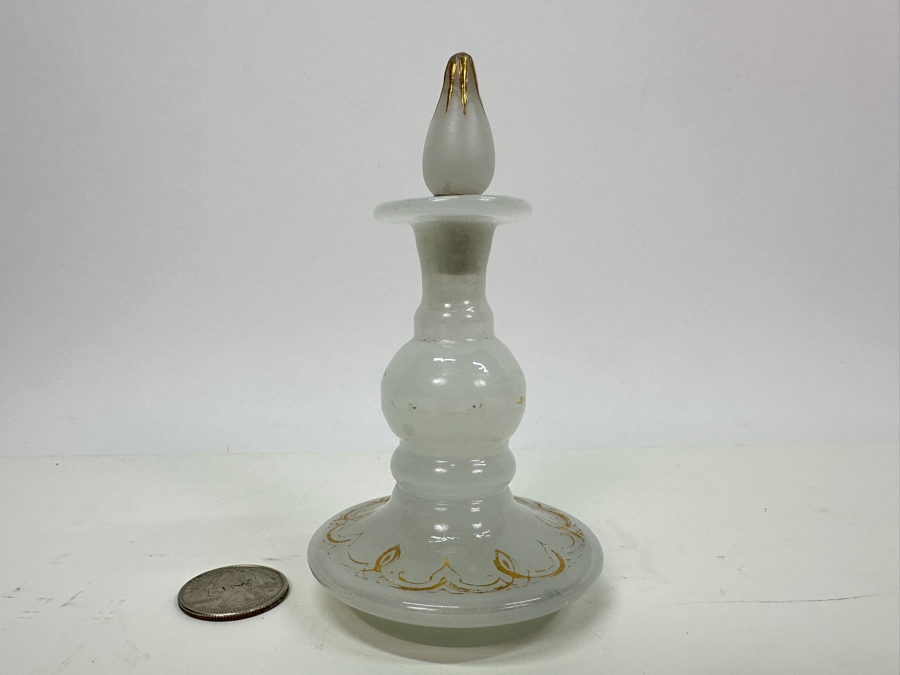 Antique Opaline Glass: White Perfume Bottle With Mismatched Stopper 4.5'H Appraised $45 [Photo 2]