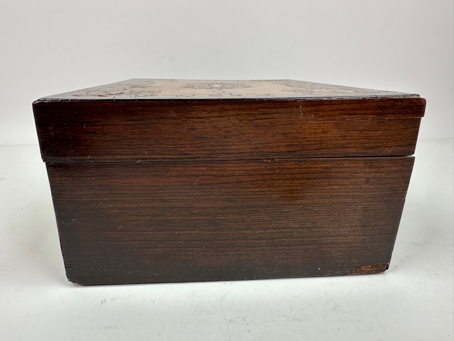 Vintage Exquisite Inlaid Box 10'W X 7.5'D X 4'H [Photo 9]