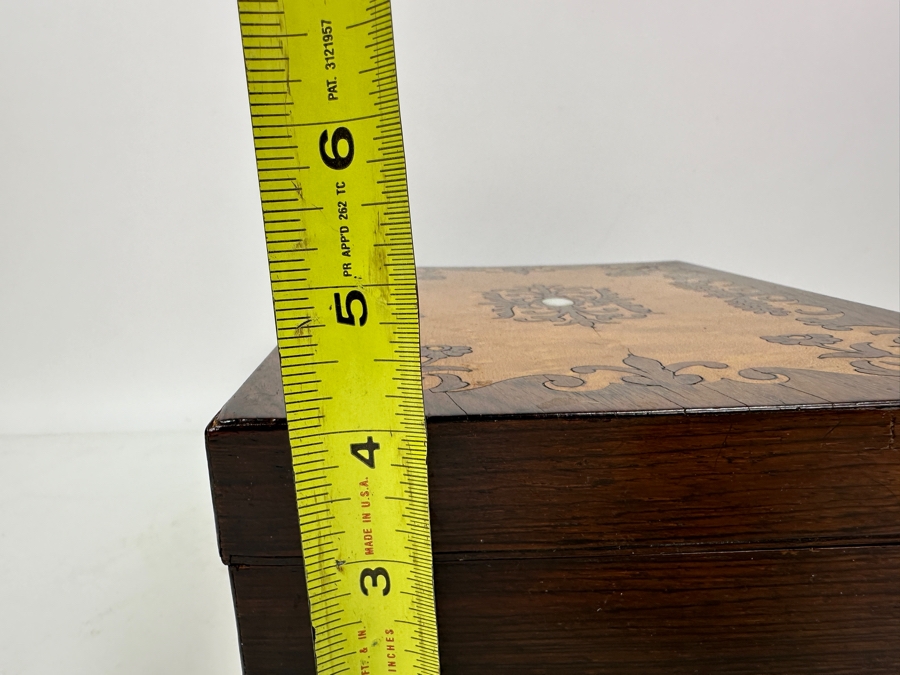 Vintage Exquisite Inlaid Box 10'W X 7.5'D X 4'H [Photo 14]