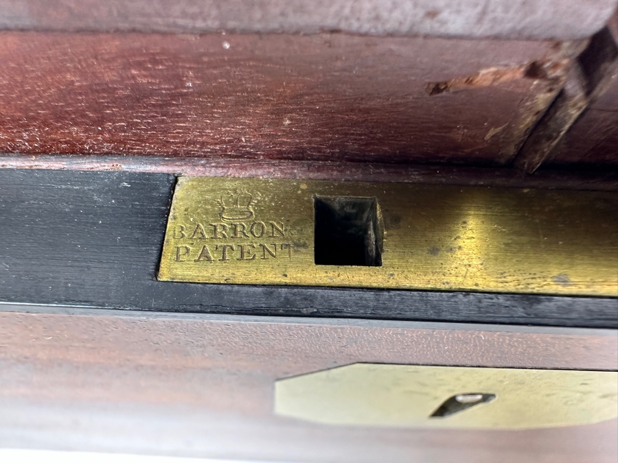 Vintage Mahogany Tea Caddy Box 9'W X 5.5'D X 5.5'H [Photo 9]