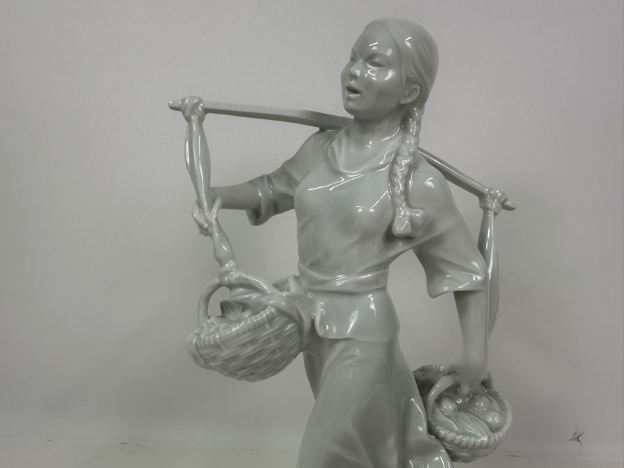 Meissen (Germany) White Porcelain 'Korean Woman' Figurine By Gerhard Bochmann 11.5H Retails $2,060 [Photo 3]
