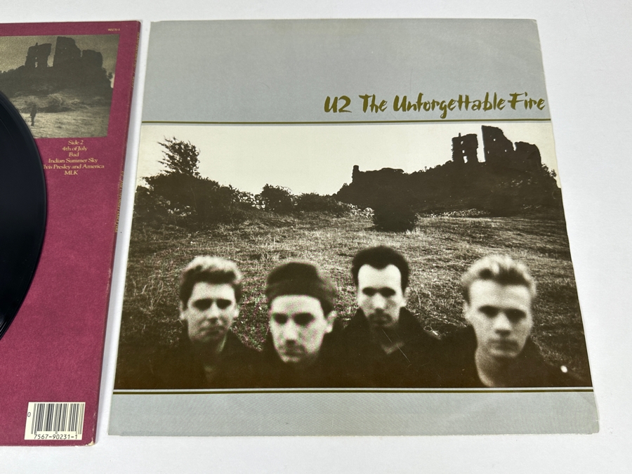 U2 - The Unforgettable Fire Island Records 7 90231-1 Vinyl Record [Photo 8]