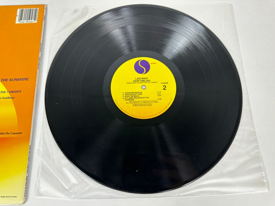 Laid Back - …Keep Smiling (Featuring White Horse) Sire Records 1-25058 Vinyl Record 1984 Promo Copy [Photo 8]