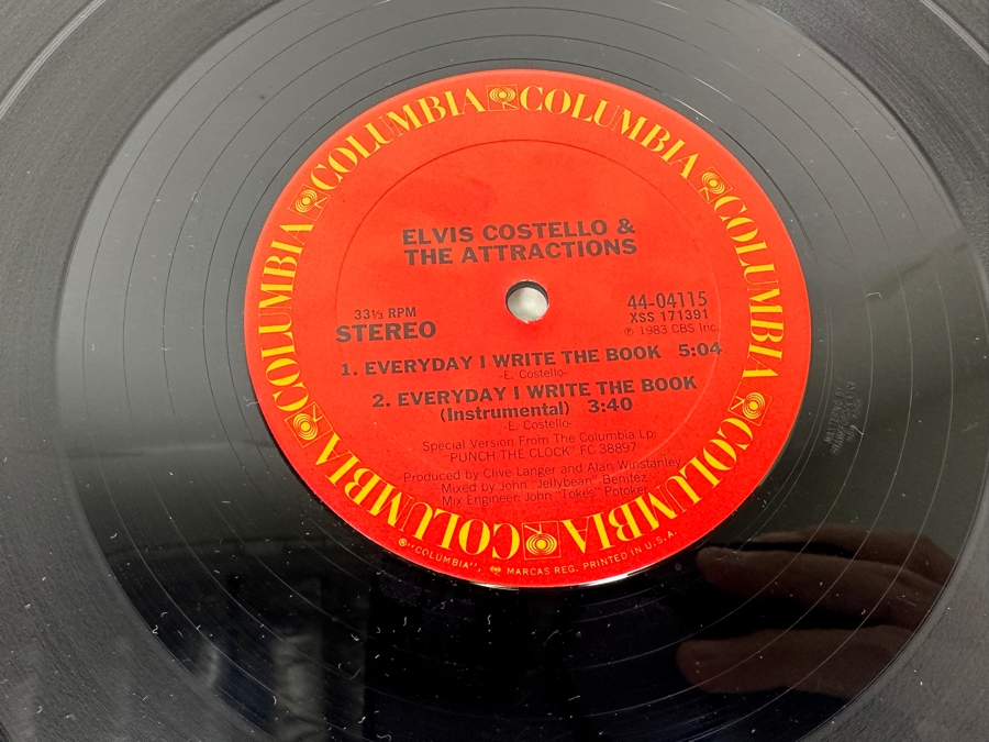 Elvis Costello & The Attractions - Everyday I Write The Book 44-04115 Columbia 12' Vinyl Record 1983 [Photo 5]