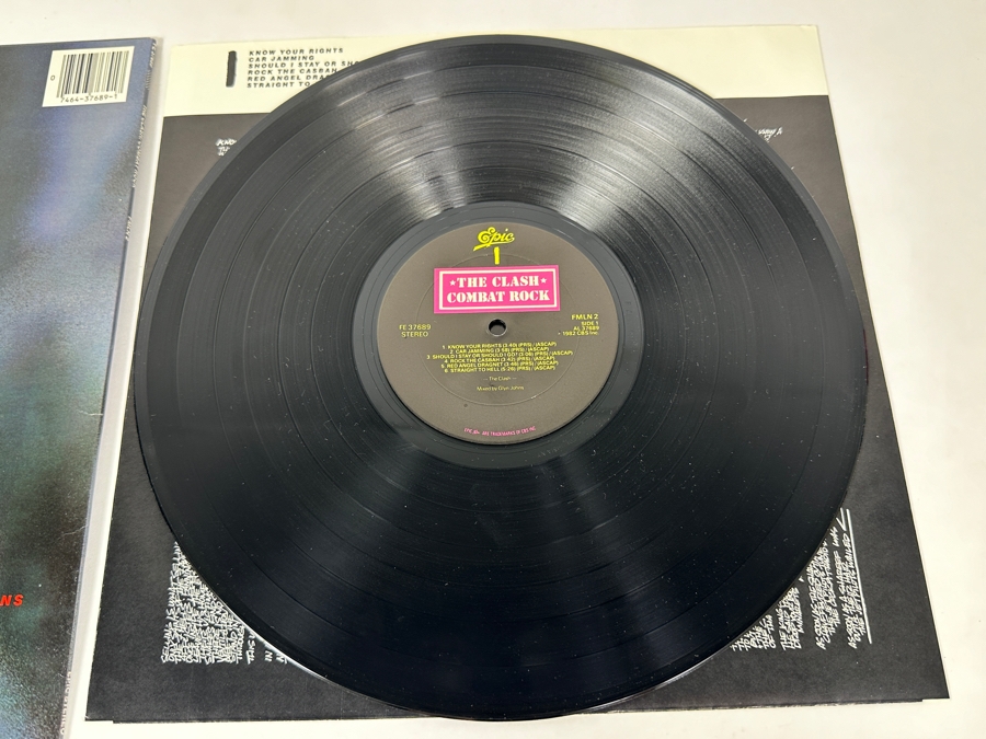 The Clash - Combat Rock FE 37689 Epic Records Vinyl Record 1982 [Photo 4]