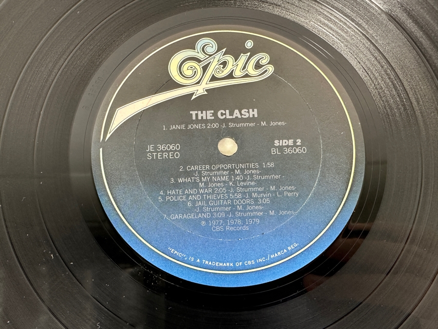 The Clash - The Clash JE 36060 Epic Records Vinyl Record 1979 [Photo 7]