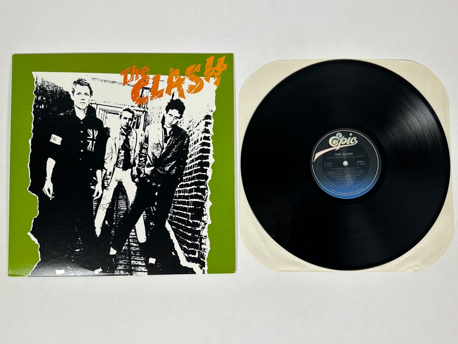 The Clash - The Clash JE 36060 Epic Records Vinyl Record 1979 [Photo 1]