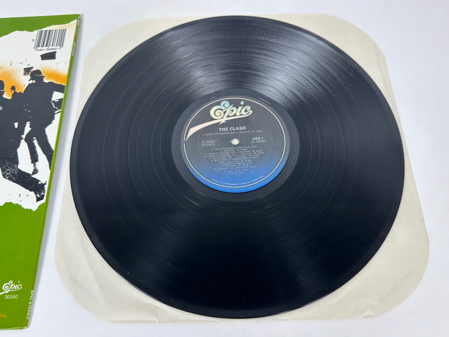 The Clash - The Clash JE 36060 Epic Records Vinyl Record 1979 [Photo 4]